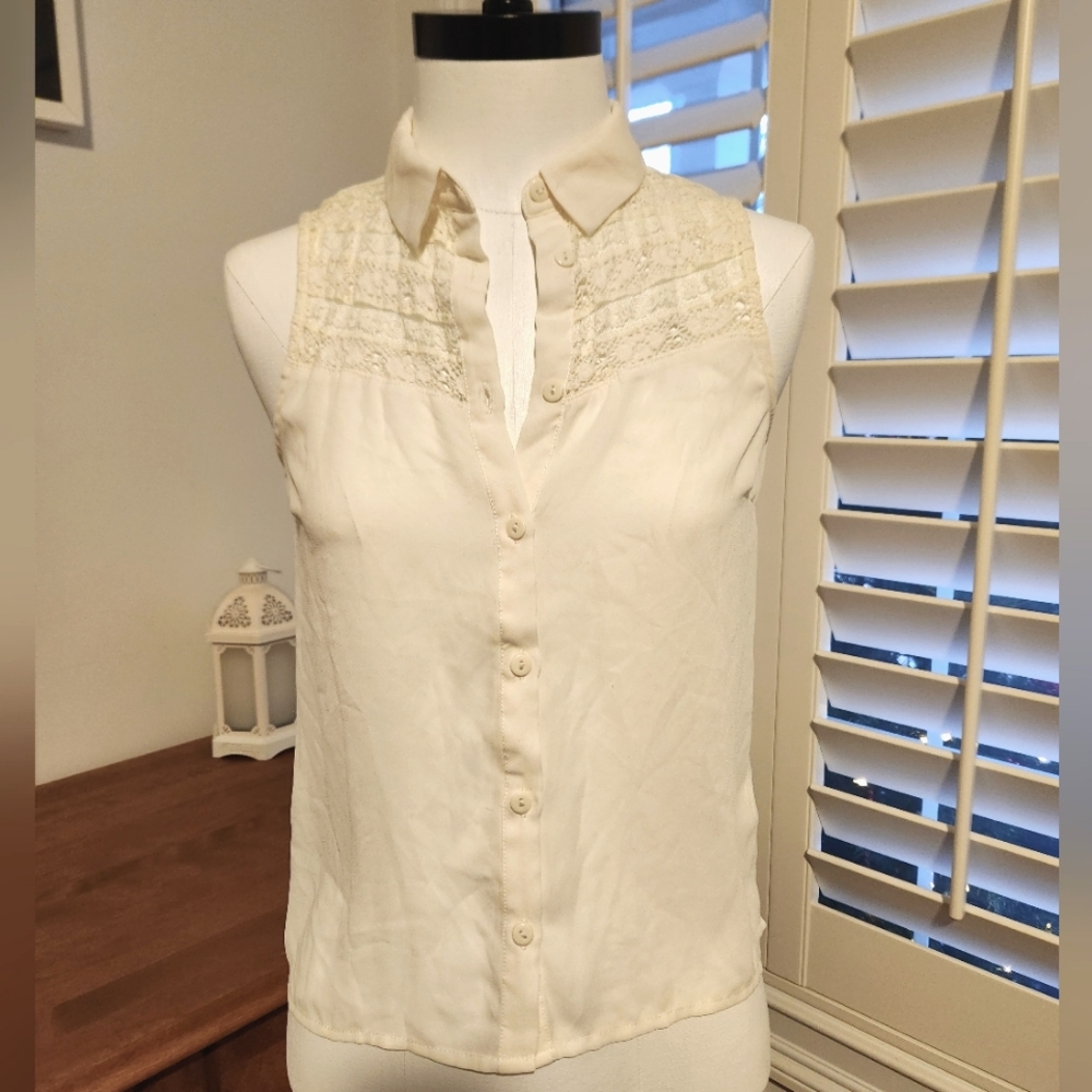 Sleeveless blouse, cream, Size 2